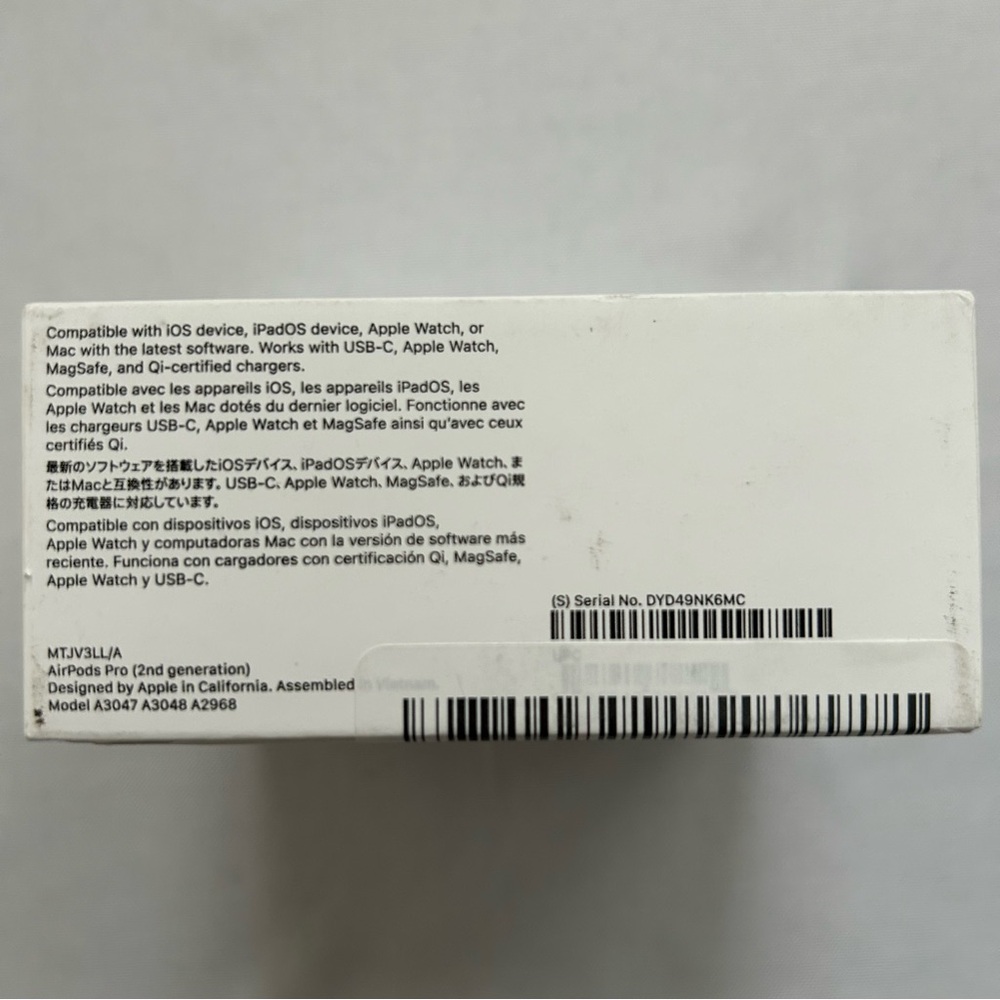 Apple AirPods Pro (2nd Generation) with MagSafe Charging Case - Picture 5 of 7